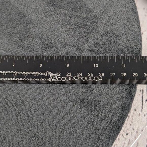 Amethyst and silver color cross pendant, free chain, unisex women men - Picture 6 of 8